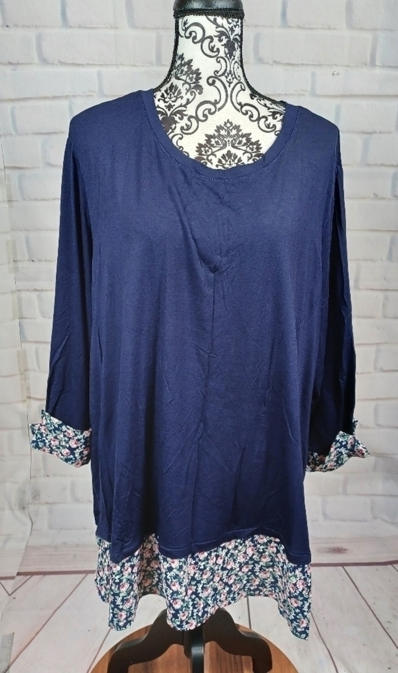 Avenue women's cuffed sleeve color block floral print top NWT plus sz 30/32 BB15